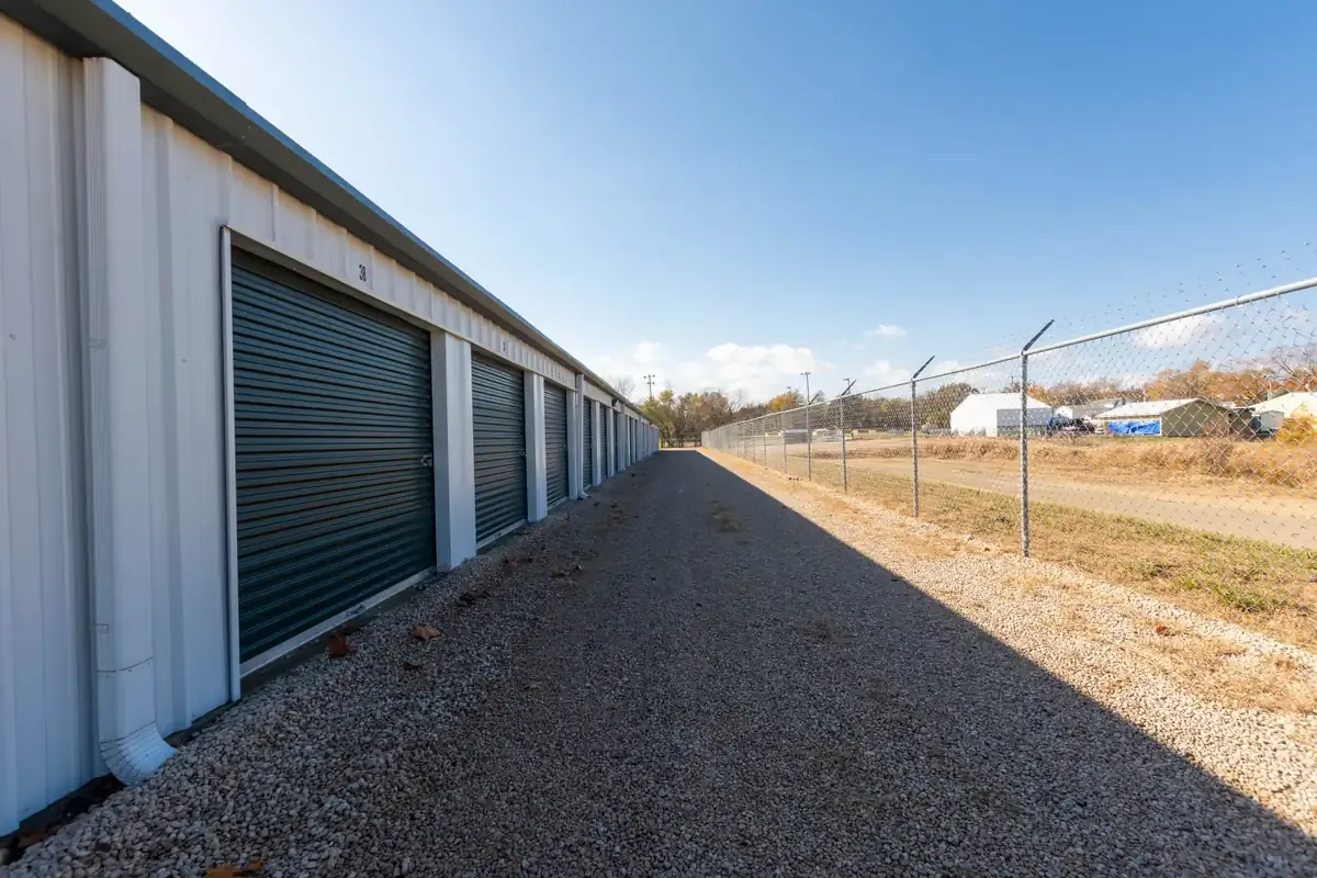 Drive aisle KO Storage of Bonne Terre, MO